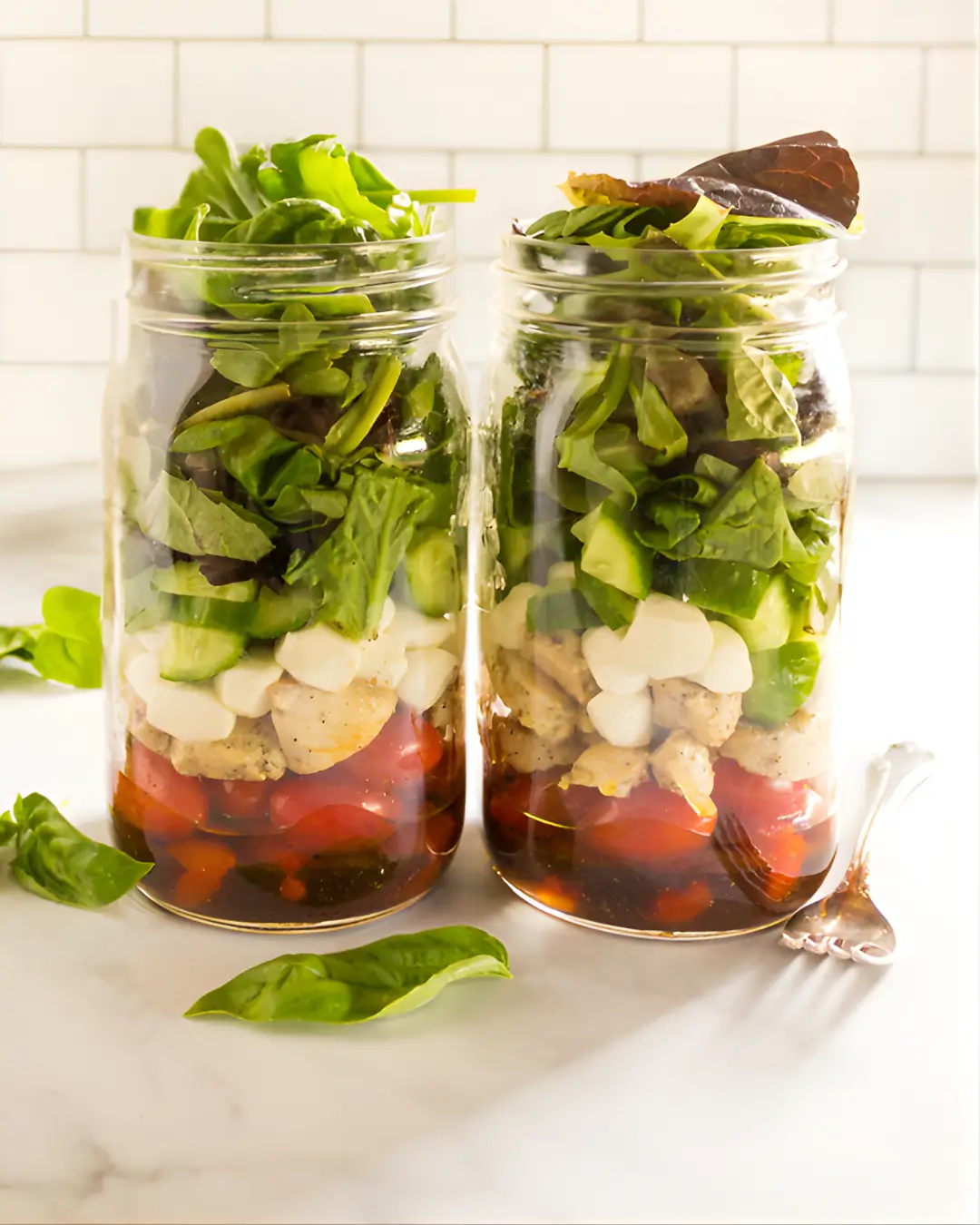 Insalata in vaso caprese con aceto balsamico